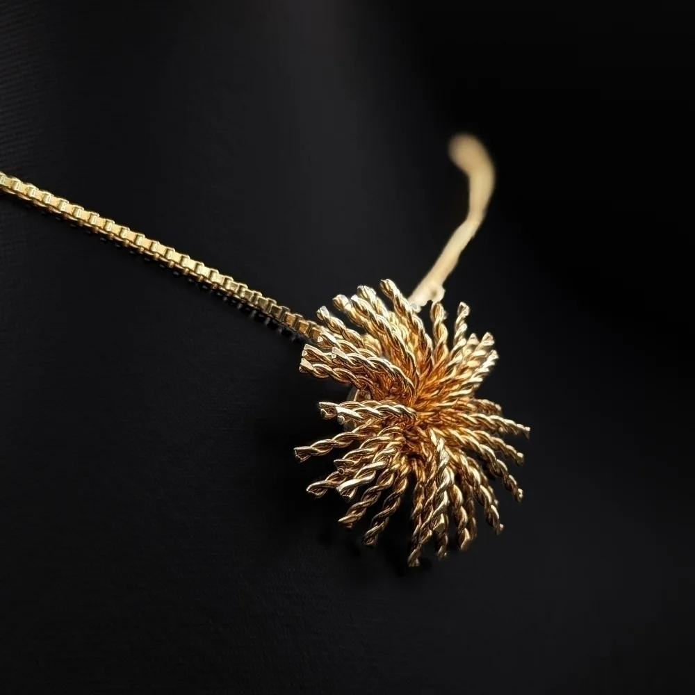 SUN Burst Wire Form Pendant and Chain in Gold Tone - Picture 2 of 5